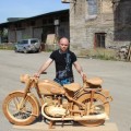 Motocicleta de madera