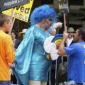 Una drag queen se enfrenta a los homófobos en el Pride de Seattle