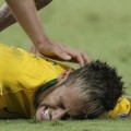Neymar sufrió una fractura de vertebra y se pierde el resto del Mundial