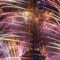 Impresionante foto de la Torre Eiffel la noche del 14 de julio