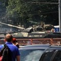 Tanques en la avenida principal de Kiev