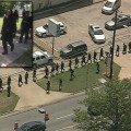 Club de armas de Dallas (EEUU) patrulla las calles para proteger a manifestantes de la policía [EN]