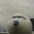 Avión fuertemente dañado por el granizo en un vuelo Madrid - Buenos Aires