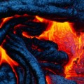 ¿Es posible detener la lava de un volcán en erupción?