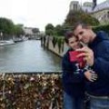 París pone paneles de plástico en puente para evitar candados de enamorados