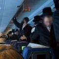 Judíos ultraortodoxos demoran vuelo por no sentarse junto a mujeres