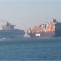 La inexplicable colisión de dos enormes cargueros en el Canal de Suez