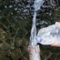 Agua contaminada en dos de cada tres fuentes investigadas