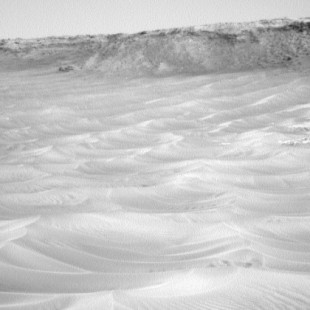 El robot Curiosity fotografía las dunas causadas por viento en Marte