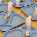 El caso de los gusanos en la comida de colegios públicos de León abre las críticas políticas al servicio privatizado