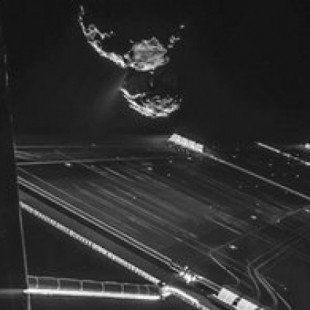 Autorretrato de la nave Rosetta a 16 km del cometa