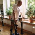 Un hombre paralizado vuelve a caminar gracias a un trasplante celular pionero