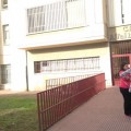 Los padres de los alumnos que comieron los gusanos llevan a Comisaría a Serunión "por un delito contra la salud pública"