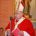 Medio centenar de curas acusan al arzobispo de Mérida-Badajoz de llevar un tren de vida de lujo