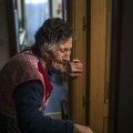 Carmen, la mujer de 85 años desahuciada en Vallecas: "Toda la vida luchando y te quitan tu casa"