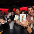 Llega la moda del 'botellón indoor': bares que permiten traer el alcohol de casa