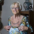 Una anciana holandesa se tatúa en el pecho "No reanimar" para protestar por el derecho a morir [ENG]