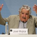 Mujica: '¿Quién va a estar a favor de la droga?, pero no se puede tapar el cielo con un paraguas'