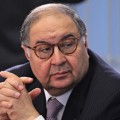 El multimillonario ruso Alisher Usmanov compró la medalla del Premio Nobel de James Watson para devolvérsela [ENG]