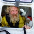 Con 68 años cruza el Atlántico en kayak