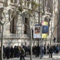 Cola de ciudadanos en el Tribunal Superior de Justícia de Catalunya para autoinculparse por el 9N [CAT]