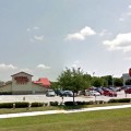 Hallan muerto de hambre a un bebé de 22 días en un coche mientras sus padres comían en un buffet libre en Florida [EN]