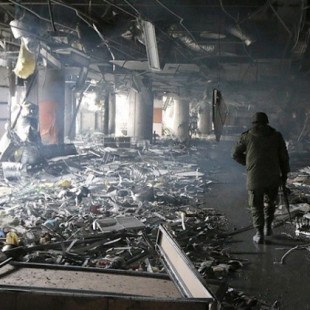Fotos del aeropuerto de Donetsk después de la batalla (RU)