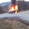 Cuando apagar un coche en llamas se complica