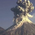 Una webcam capta el momento de la espectacular erupción de un volcán en México