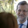 Miles de españoles hacen cola en La Moncloa para decirle a Mariano Rajoy “De nada, gracias a ti”