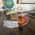 La última hamburguesa de McDonalds vendida en Islandia inalterada 6 años después (ENG)
