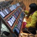 Desarrolladores chinos utilizan granjas de iPhones para disparar las descargas de sus aplicaciones