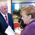 Berlín animó a Papandreu a inflar artificialmente su déficit para justificar el rescate de Grecia