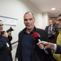 El Gobierno griego dice que no firmará la prórroga del rescate "ni con una pistola en la sien"