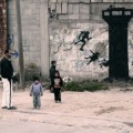 Banksy se cuela en Gaza por túneles palestinos y deja varias obras contra los ataques de Israel