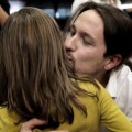 Pablo Iglesias propone aumentar el permiso de paternidad de 2 semanas a las 16 de las madres