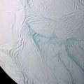 Descubren que la luna Encélado tiene actividad hidrotermal