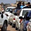 Decenas de familias abandonan Sirte por combates entre fuerzas de Trípoli y EI