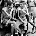 Soldados australianos después de su liberación del cautiverio japonés en Singapur, 1945 (ENG)