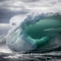 La majestuosa fuerza de las olas del océano