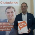 El líder de C’S-Málaga se desmarca de Rivera y aspira a ser alcalde de la capital con solo tres concejales