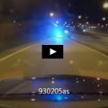 Mercedes C63 AMG huye de la policía y juguetea con ellos