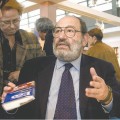 Umberto Eco: Las redes sociales les dan el derecho de hablar a legiones de idiotas