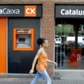 Una juez embarga las cuentas de Catalunya Caixa para pagar 21.018 € a una preferentista octogenaria