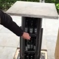 Método innovador para esconder la cerveza en la terraza (vertical)