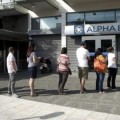 El Banco del Pireo anuncia que el lunes no abrirán los bancos griegos