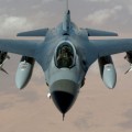 Así entrena un F-16 sus capacidades de disparo: derribando drones