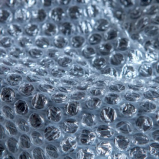 El creador del plástico de burbujas abandona las burbujas que explotan