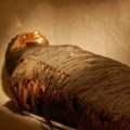 Hallan en Egipto cuatro tumbas con momias de niños de hace más de 5.000 años