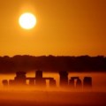 El amanecer en Stonehenge, Inglaterra